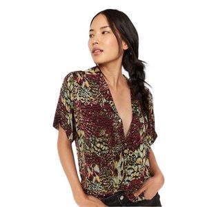 ANTHROPOLOGIE TINY POSTCARD PRINT BUTTON UP SHORT SLEEVE BLOUSE SHIRT TOP M